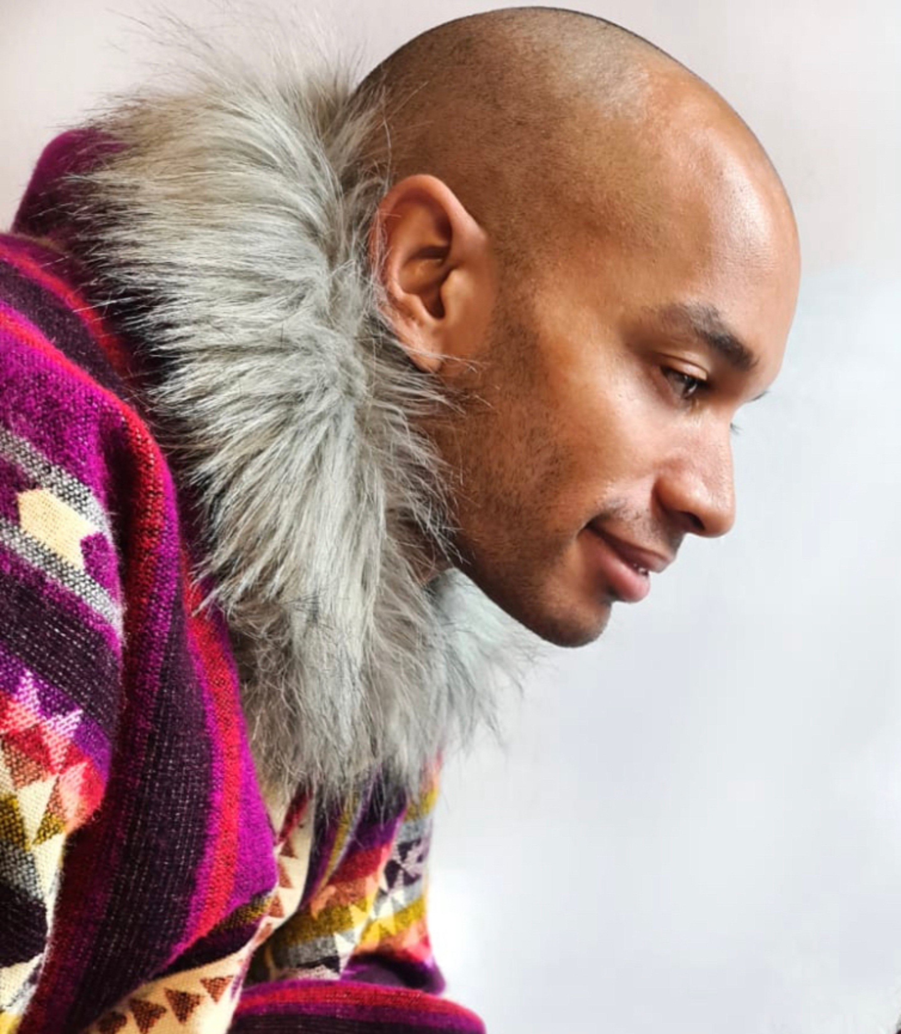 Dominic Henry, Gründer von MD Retreat, im Naturkontext